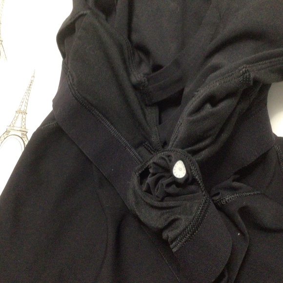 Lululemon Stash N Run Tank  Sz 6 Medium Support For B/C Cup Black - Picture 10 of 11